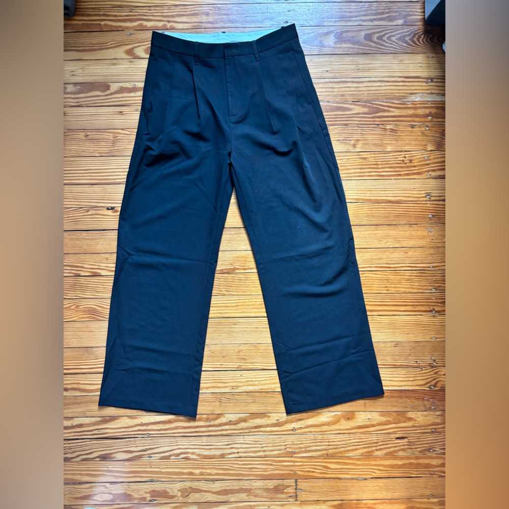 33mm black Dylan pants sz medium 32 waist.